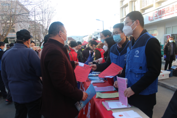 凌云志律师所参加市司法局、市检察院与市中院联合举办的“12·4宪法日”宣传活动