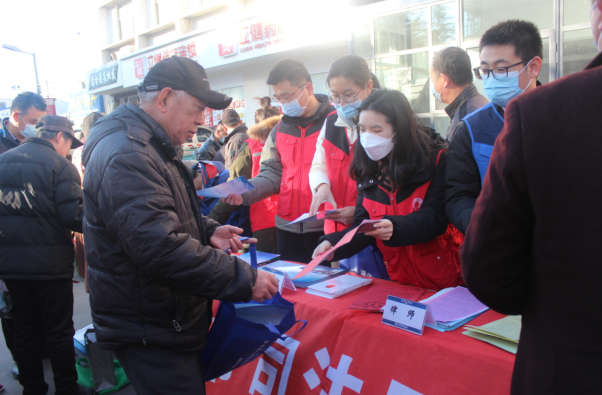 凌云志律师所参加市司法局、市检察院与市中院联合举办的“12·4宪法日”宣传活动